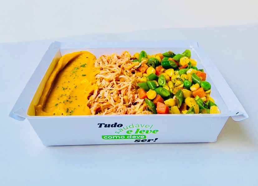marmita-eladora-frango-desfiado frango desfiado, pure de abobora e mix de legumes marmita eladora